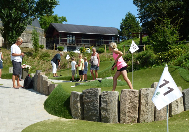 Family at Madsby Legepark Adventure Golf